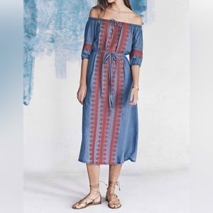 Madewell dress. lightweight denim material with embroidery details. Large